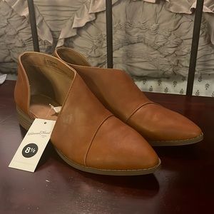 *NEW* Universal thread cutout booties